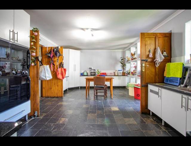 16 BEDROOM HOUSE FOR SALE IN BEAULIEU